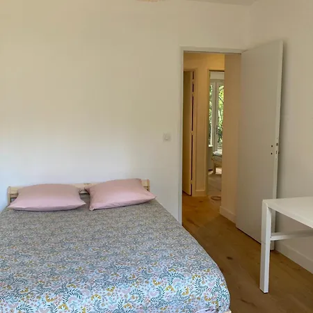 Family Between Sea And Forest * Lanton