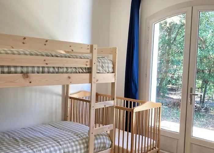 Family Between Sea And Forest Lanton