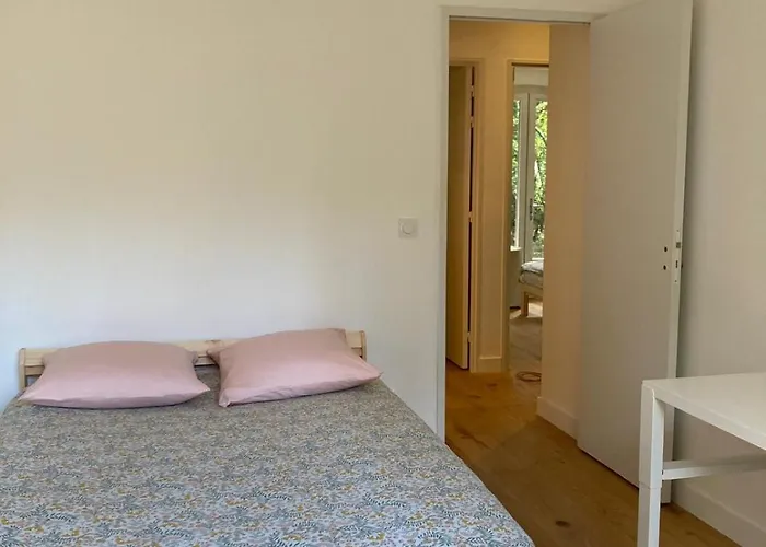 Family Between Sea And Forest * Lanton